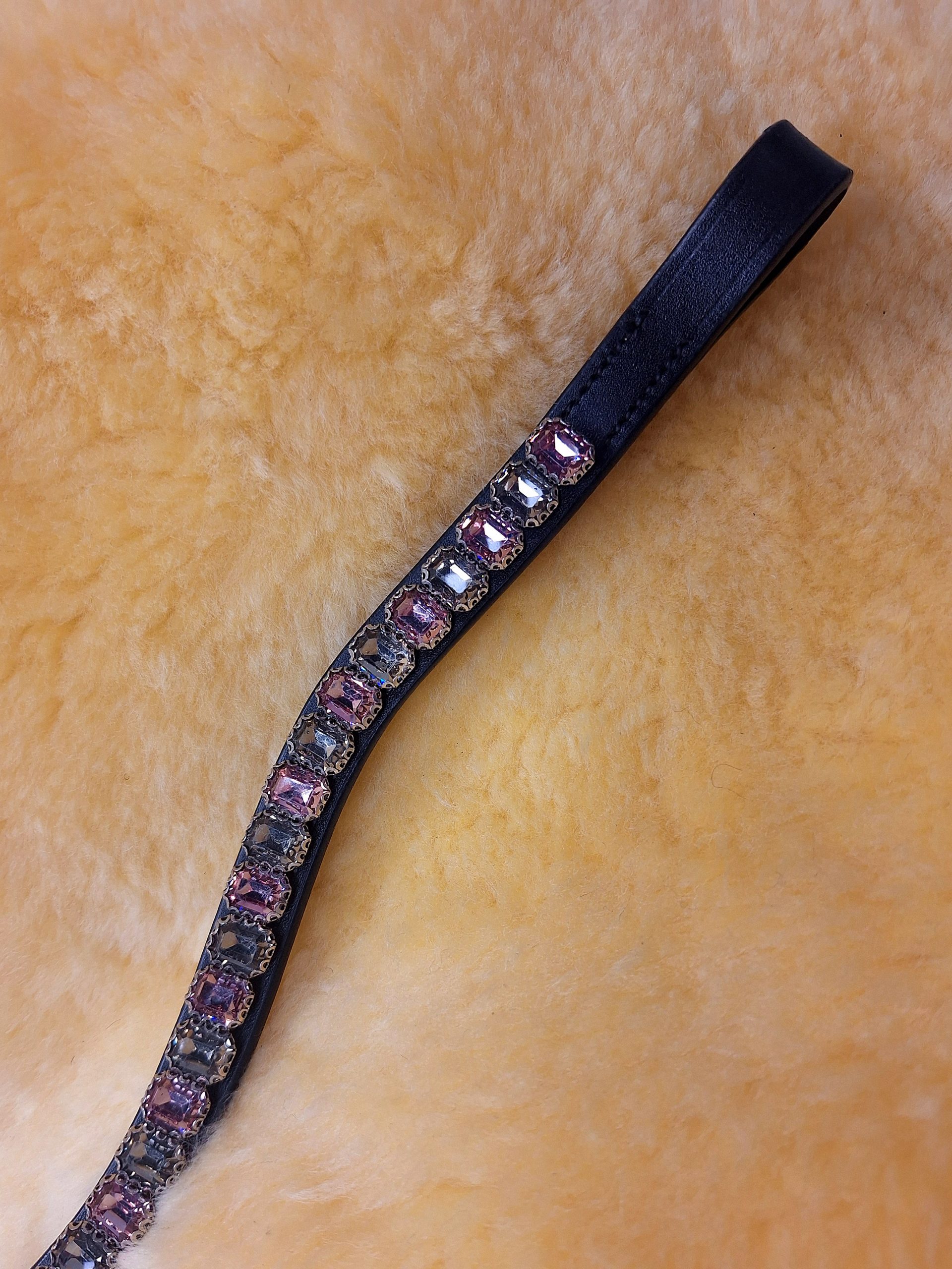 Налобник кожаный фигурный LeatherArt розовые и зелёные камни