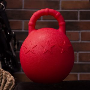 Игрушка-мяч для лошади GHN с ручкой, красный