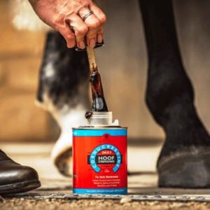 Ежедневная смазка для копыт Carr&Day&Martin Cornucrescine Daily Hoof Dressing 0.5л